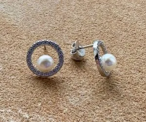 1577